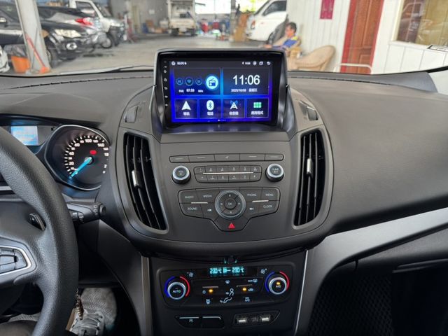 優質代步 休旅車 原鈑 低里程  第7張相片