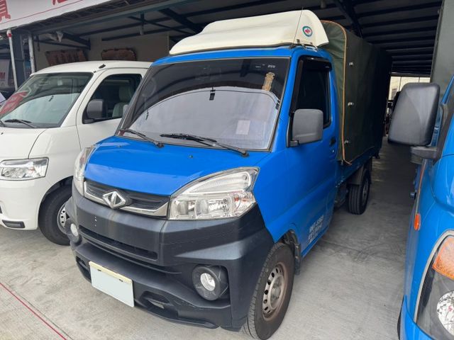 低里程 自排小貨 抬頭顯示 行車紀錄器 倒車顯影 原鈑件  第1張相片