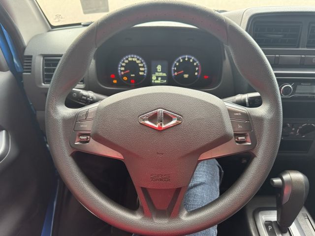 低里程 自排小貨 抬頭顯示 行車紀錄器 倒車顯影 原鈑件  第7張相片