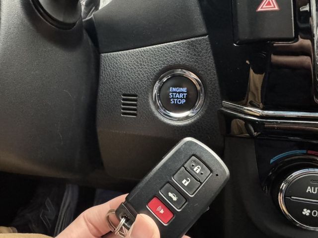 14年式 尊絕版 免鑰匙 天窗 電動椅  第12張相片