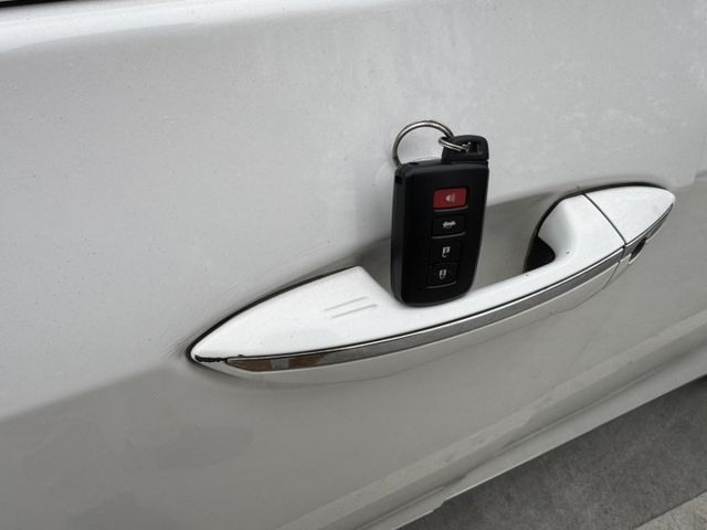 14年式 尊絕版 免鑰匙 天窗 電動椅  第13張相片