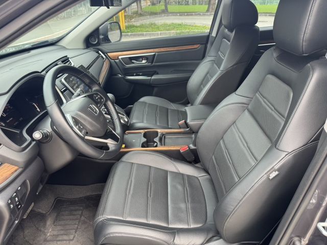 CRV 5.5代 S版 全景天窗 電尾門 無線充電 電尾門  第9張相片