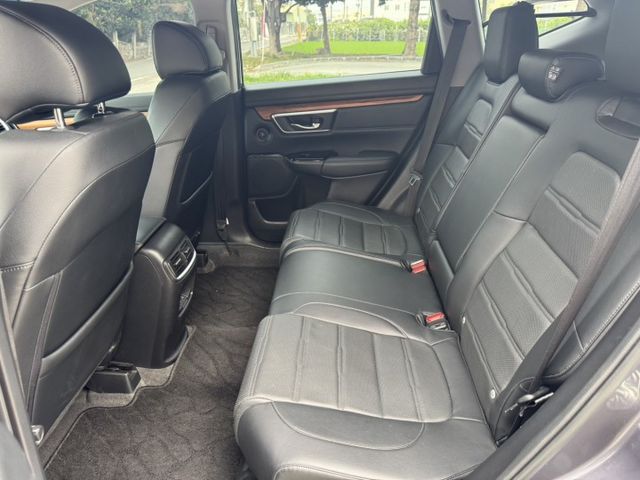 CRV 5.5代 S版 全景天窗 電尾門 無線充電 電尾門  第10張相片