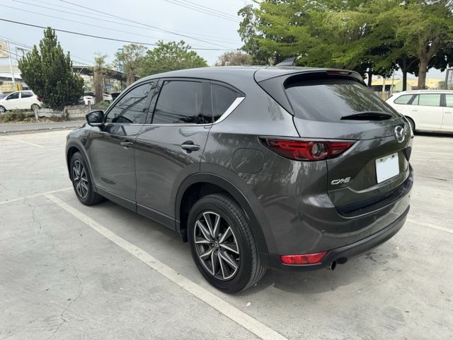 旗艦版 BOSE音響 ACC跟車 環景影 像抬頭顯示器 電動椅 電尾門  第5張相片