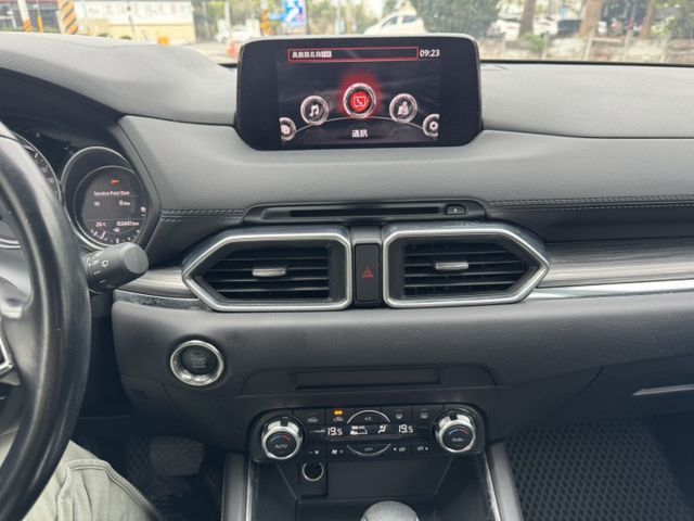 旗艦版 BOSE音響 ACC跟車 環景影 像抬頭顯示器 電動椅 電尾門  第10張相片