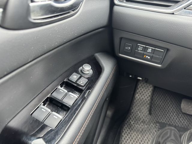 旗艦版 BOSE音響 ACC跟車 環景影 像抬頭顯示器 電動椅 電尾門  第14張相片