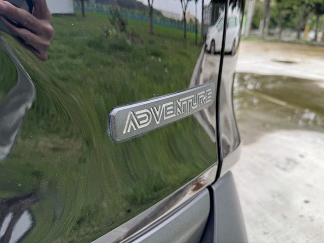 市場稀有 RAV4 2.0 Adventure 4WD 原鈑件 撥片 全景天窗 電尾門  第6張相片