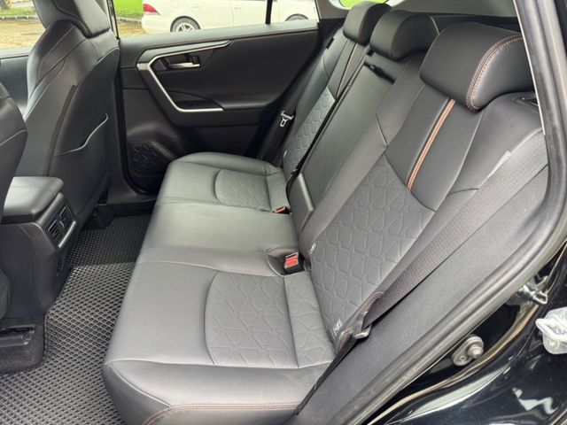 市場稀有 RAV4 2.0 Adventure 4WD 原鈑件 撥片 全景天窗 電尾門  第11張相片