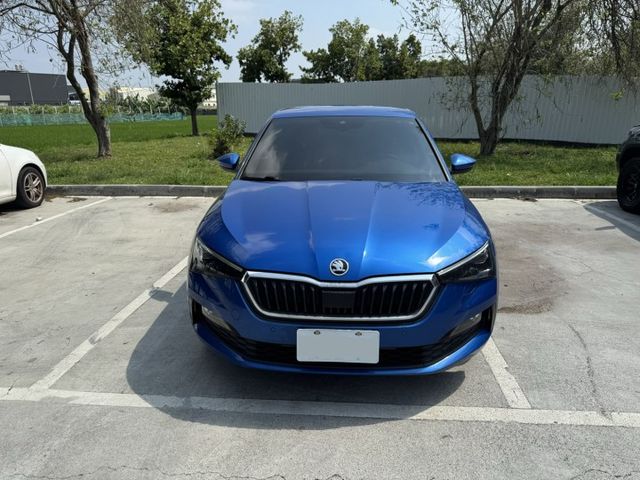 豪華動能鈑 全車原鈑件 全速域跟車 車道置中 CARPLAY 數位儀表 電子後視鏡 盲點偵測 電動尾門  第3張相片