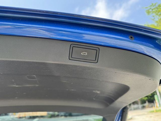 豪華動能鈑 全車原鈑件 全速域跟車 車道置中 CARPLAY 數位儀表 電子後視鏡 盲點偵測 電動尾門  第15張相片