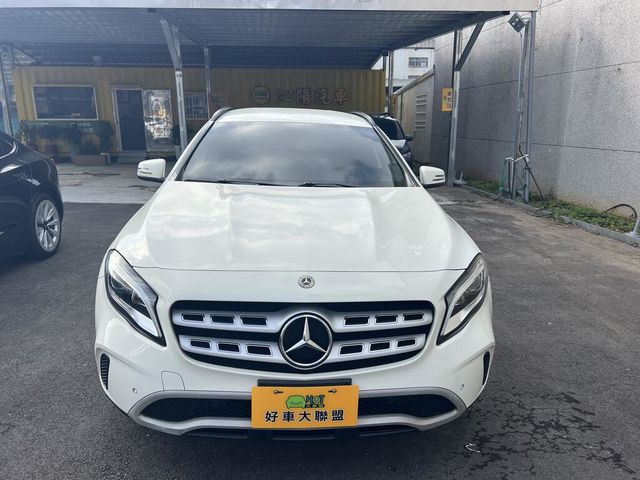 M-BENZ賓士 GLA180  第1張相片