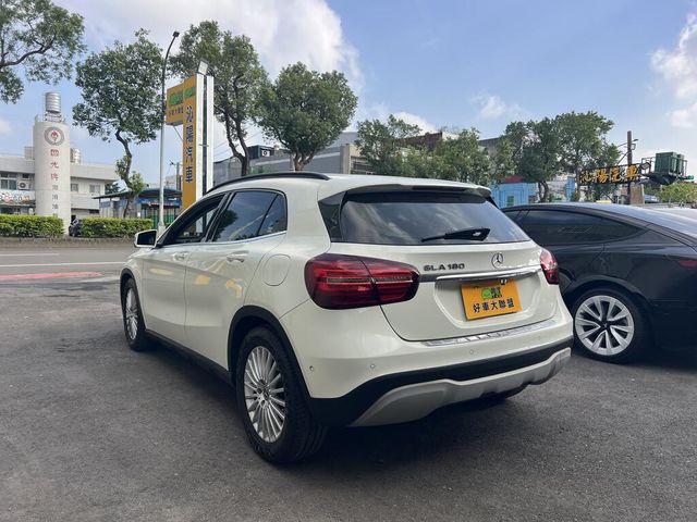 M-BENZ賓士 GLA180  第4張相片
