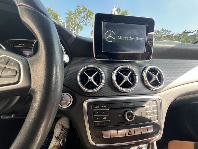 M-BENZ賓士 GLA180  第9張相片