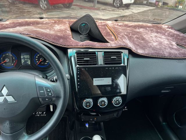 MITSUBISHI三菱 COLT PLUS  第13張相片