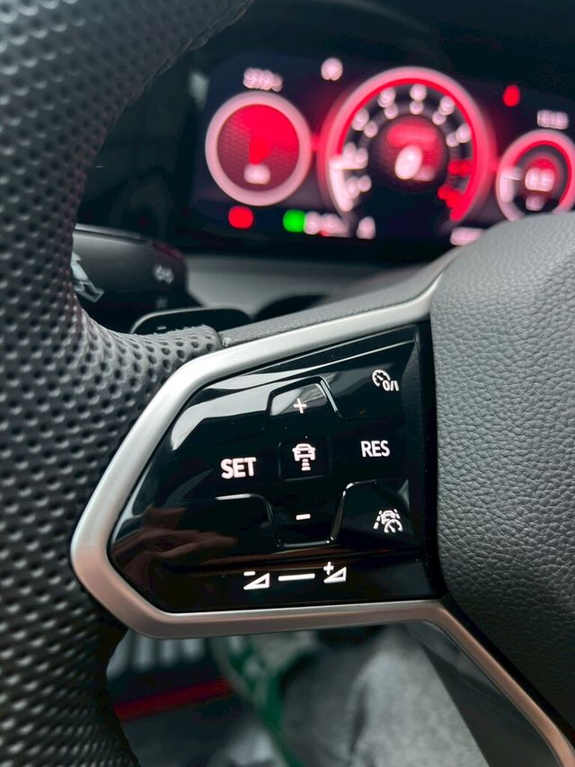 VOLKSWAGEN福斯 GOLF GTI  第8張相片