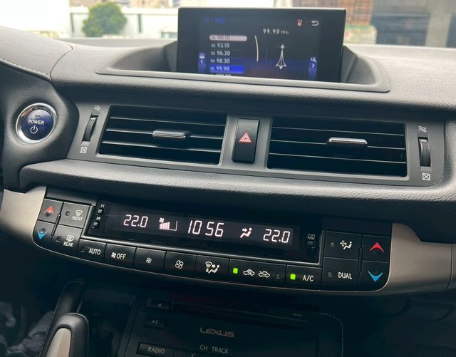 LEXUS凌志 CT200H  第11張相片