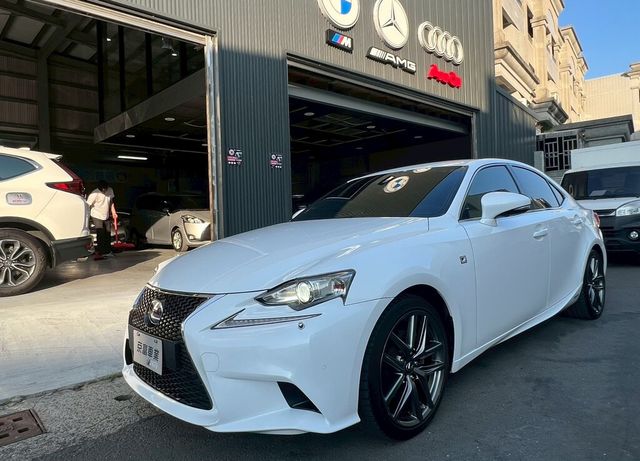 LEXUS凌志 IS 300H  第1張相片