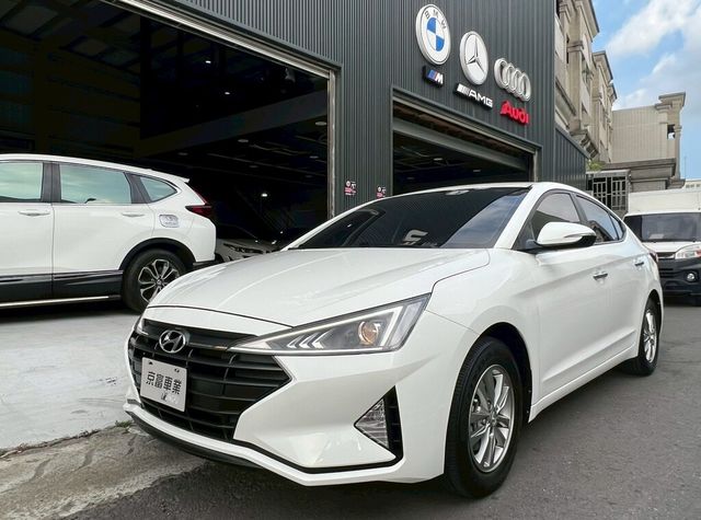 HYUNDAI現代 ELANTRA  第1張相片