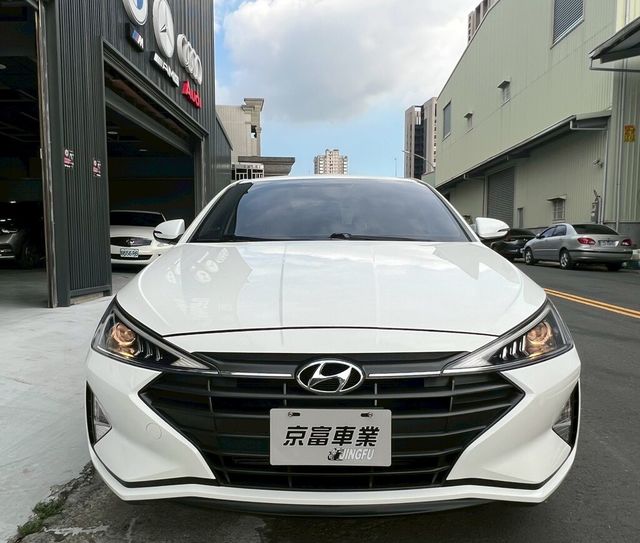 HYUNDAI現代 ELANTRA  第5張相片