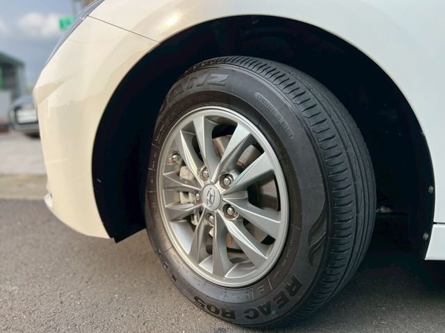 HYUNDAI現代 ELANTRA  第18張相片
