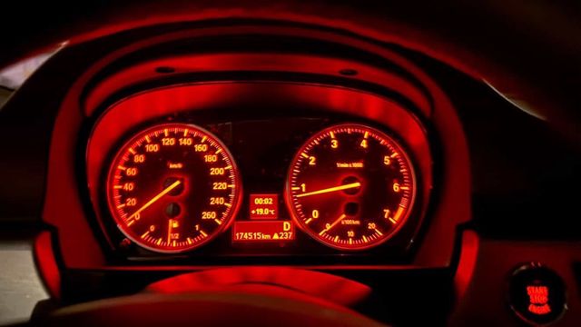 BMW寶馬 320I LCI  第7張相片