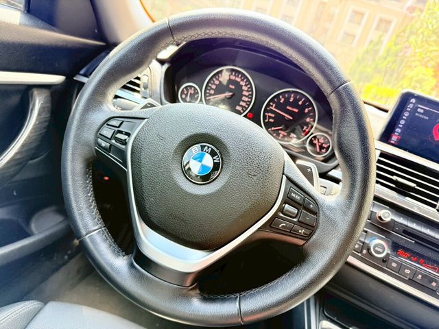 BMW寶馬 320I GT  第6張相片