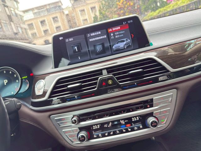 BMW寶馬 750I XDRIVE LUXURY  第7張相片