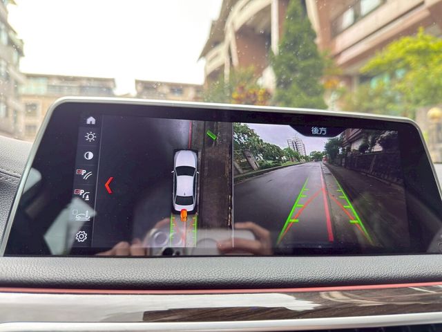 BMW寶馬 750I XDRIVE LUXURY  第9張相片