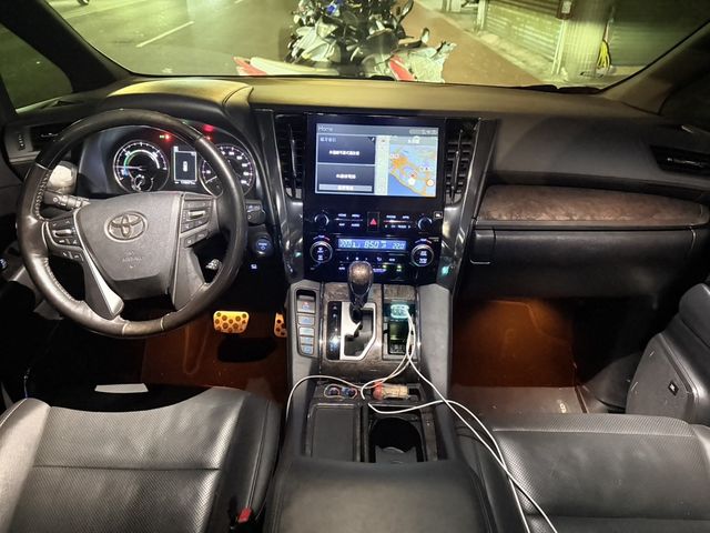 TOYOTA豐田 ALPHARD  第3張相片