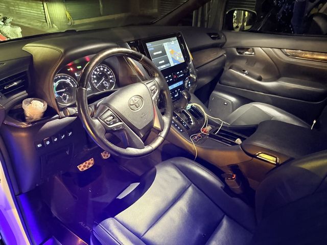 TOYOTA豐田 ALPHARD  第4張相片