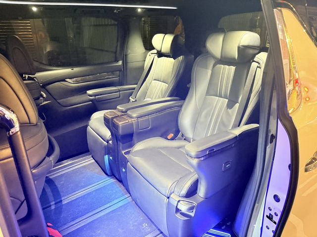 TOYOTA豐田 ALPHARD  第5張相片