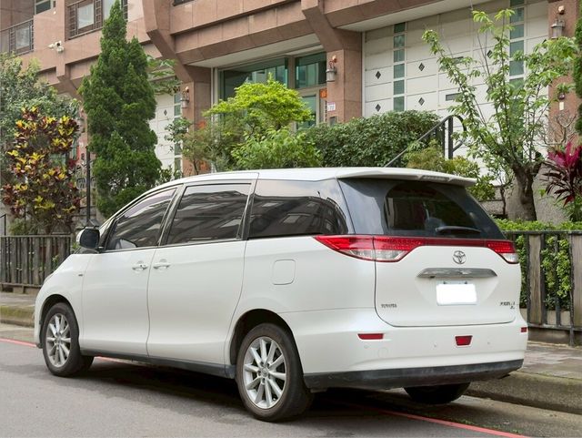 TOYOTA豐田 PREVIA  第2張相片