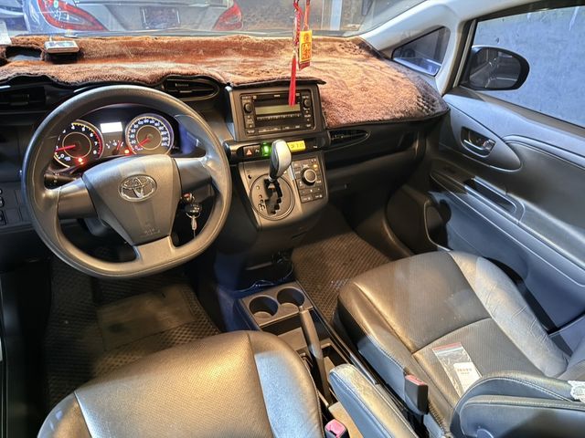 TOYOTA豐田 WISH  第3張相片