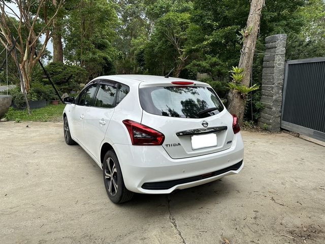 NISSAN日產 TIIDA  第2張相片