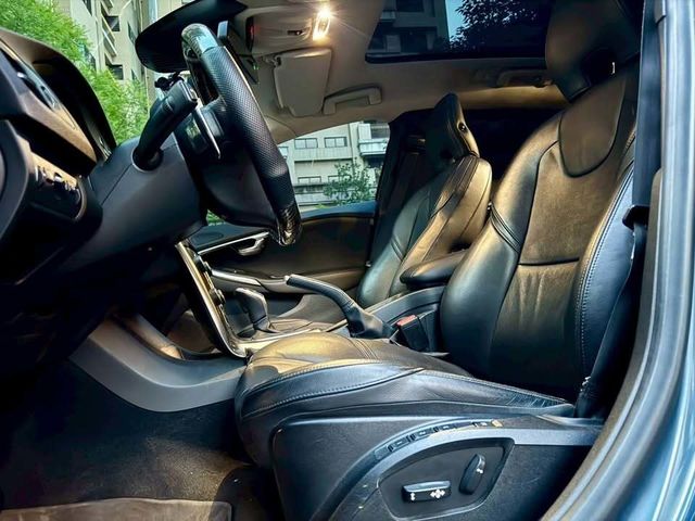 VOLVO富豪 V40  第4張相片