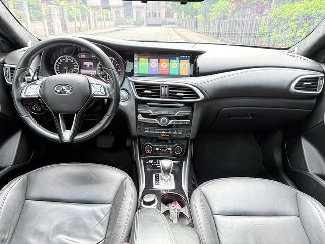 INFINITI無限 Q30  第3張相片
