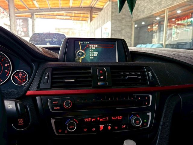 BMW寶馬 320  第6張相片