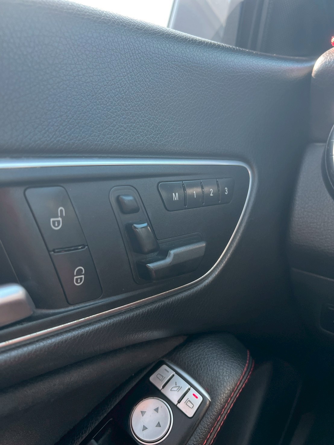 2015 Mercedes-Benz CLA250 SB  第11張相片