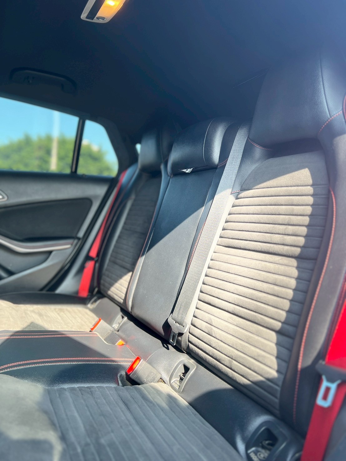 2015 Mercedes-Benz CLA250 SB  第12張相片