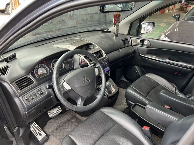 9吋安卓機~倒車影像~僅跑9萬多~  第7張相片