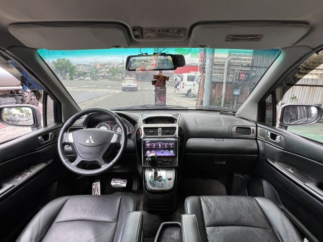 9吋安卓機~倒車影像~僅跑9萬多~  第14張相片