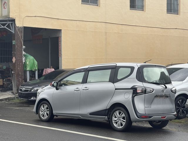 TOYOTA豐田 SIENTA  第2張相片