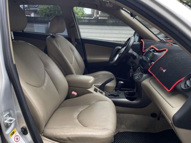 TOYOTA豐田 RAV4  第3張相片