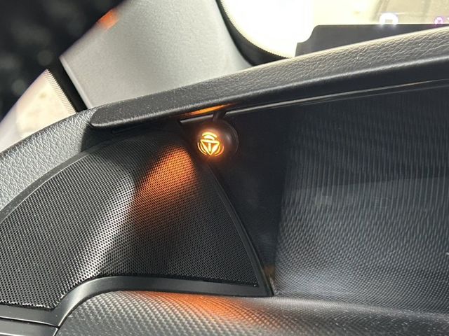 Luxgen M7  第6張相片