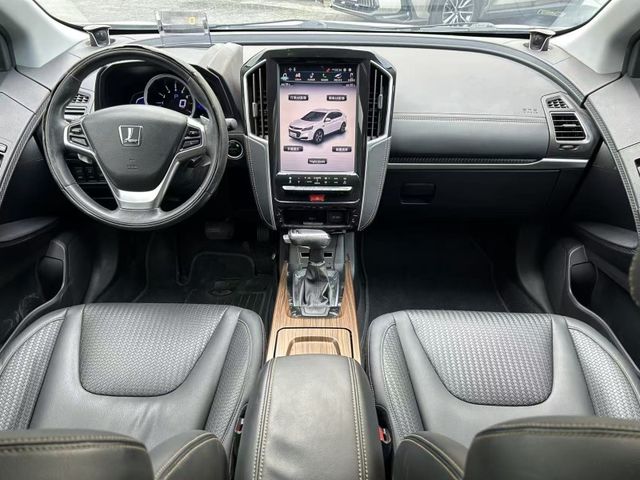 Luxgen U6 GT  第1張相片