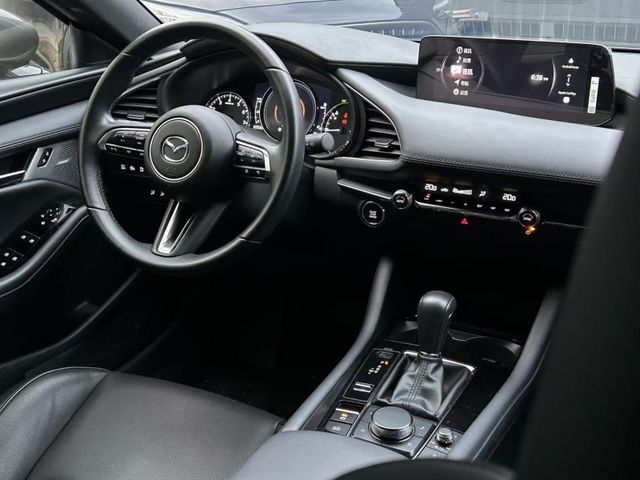 Mazda Mazda3  第8張相片