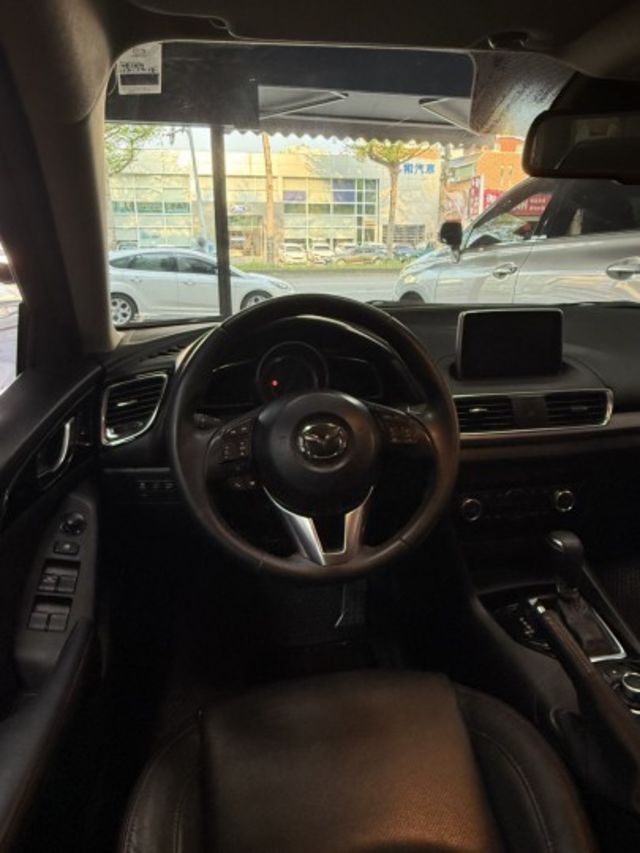 頂級版.配備齊全.原廠保養.車況超級好.可全貸  第5張相片