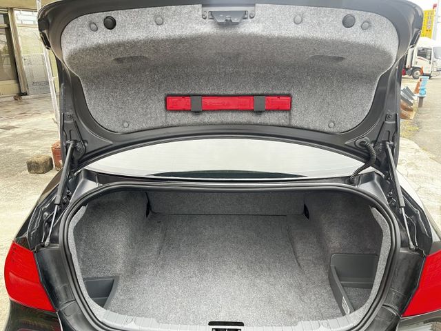 2011 BMW320i.少跑.配備齊全.輕鬆入主  第16張相片