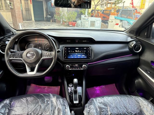 智行頂級版.里程保證.盲點.防滑.6安.車道偏移警示.胎壓.LED頭燈.  第7張相片