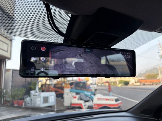 智行頂級版.里程保證.盲點.防滑.6安.車道偏移警示.胎壓.LED頭燈.  第9張相片